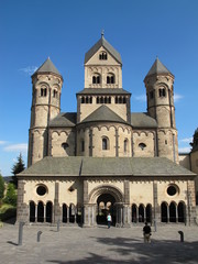 Fototapeta na wymiar Kościół klasztorny Khajuraho (Eifel)
