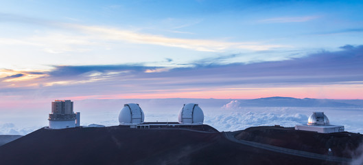 Fototapeta na wymiar Cztery observatoriesat słońca, Hawaje