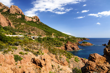 Fototapeta premium Esterel-Gebirge und Meer