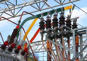 electrical connection with large copper bars of a high voltage t