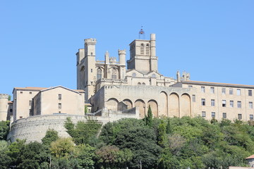 B&eacute;ziers