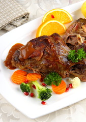 Rabbit pan with vegetables and potato dumplings