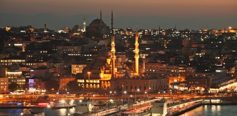 Fototapeta na wymiar Istanbul sightseeing by night