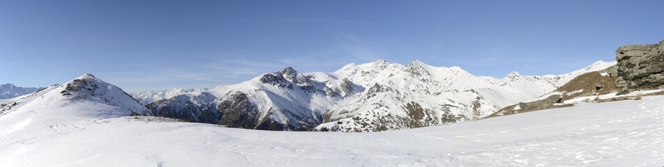 Fototapeta na wymiar XL panorama of italian Alps in winter