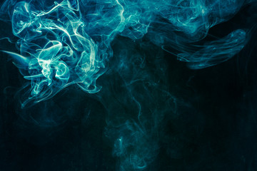 Obraz premium Niebiesko-zielony dym