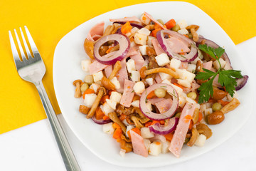 salad with field mushrooms