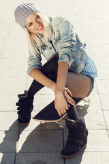 Sensual skater girl © Kaponia Aliaksei