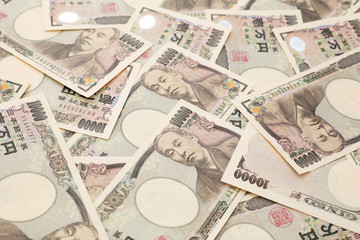 一万円札ばらまき