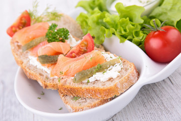 bread with salmon