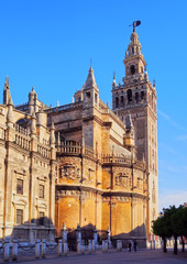 Fototapeta na wymiar Katedra w Sewilli, w Hiszpanii