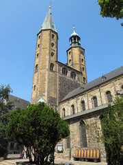 Fototapeta na wymiar Rynek Kościół St.Cosmas i Damian, Goslar (Harz)