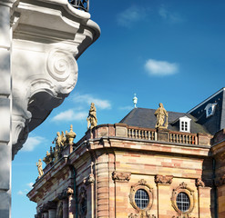 Saarbrücken Ludwigskirche - Detail Balustrade mit Figuren