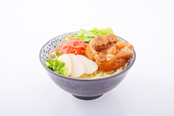 沖縄料理　テビチそば