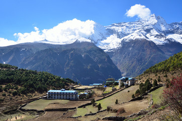 Fototapeta na wymiar Непал, Гималаи, селение Намче Базар в районе Кхумбу