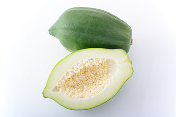 沖縄産の青果パパイヤ