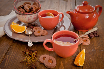 Teezeit mit Plaetzchen