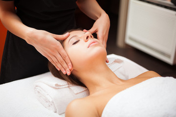 Obraz na płótnie Canvas Woman having a facial massage