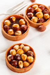 Obraz premium Nut tarts with caramel