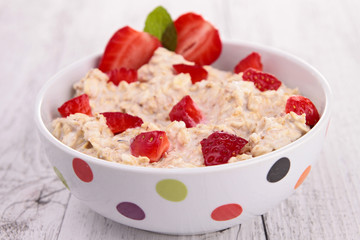 oatmeal and strawberry