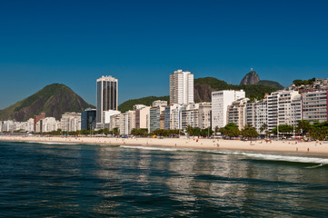 Fototapeta na wymiar Panoramiczny widok z plaży Copacabana w Rio de Janeiro, Brazylia