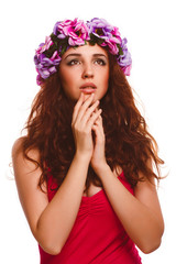 Naklejka premium beautiful woman face model close-up head beauty, wreath flowers