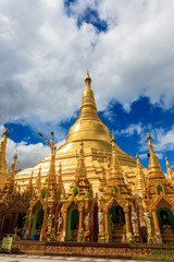 Fototapeta premium Shwedagon Pagoda in Yangon City, Burma