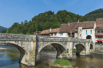 Saint Ursanne, historische Altstadt, Brücke, Jura, Schweiz