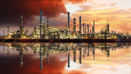 Stof per meter Industrieel gebouw Oil refinery industrial plant at night