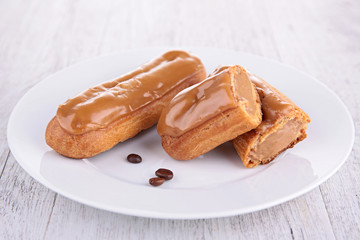 coffee eclair