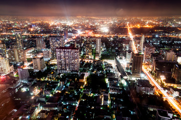 Obraz premium The night cityscape of Bangkok, Thailand from top view
