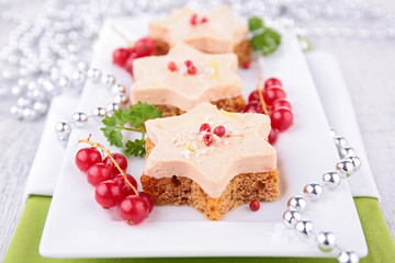 canape, bread and meat