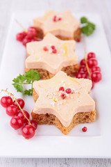 canape, bread and meat