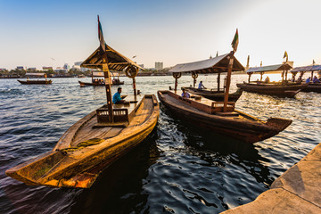 Bateaux sur le Bay Creek à Dubaï, Émirats Arabes Unis