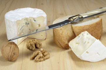 Couteau et fromage