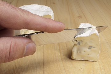 Couper un bresse bleu