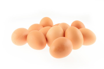 uova di gallina isolate su sfondo bianco