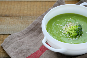 Fresh cream soup with broccoli