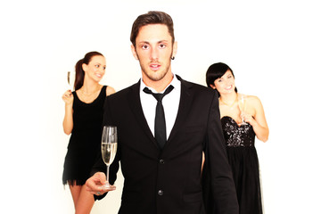 Freunde feiern Silvester