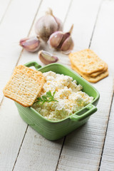 Cottage cheese with garllic