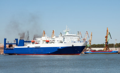 Fototapeta premium Ro-Ro ferry in port