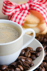 espresso mit kaffeebohnen