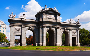 Fototapeta na wymiar Gate of Toledo in Madrid