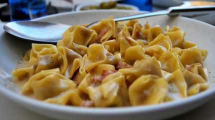 Assiette de Raviolis au Jambn de Parme