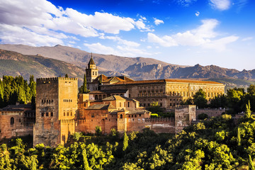 Fototapeta na wymiar Starożytny arabski twierdza Alhambra, Granada, Hiszpania.