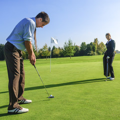 gemeinsames Golfspiel