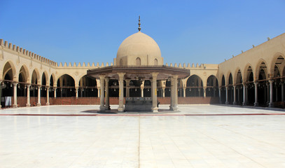 Fototapeta na wymiar Mosques & Pillars / historical islamic architecture mosques
