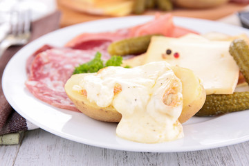 raclette, fondue