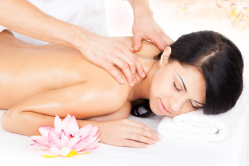 Fototapeta na wymiar woman massage