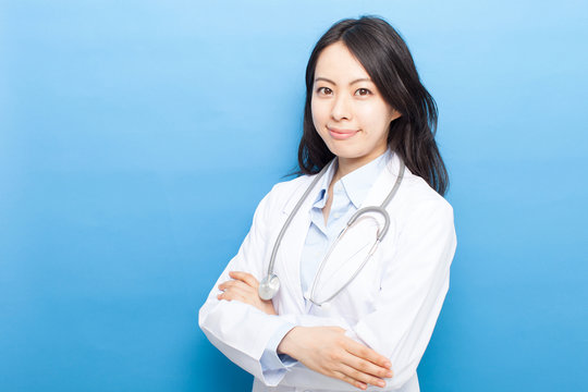 女医