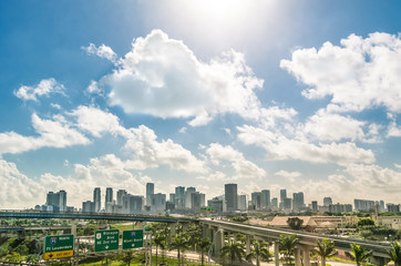 Fototapeta na wymiar Miami skyline and highways - Daytime